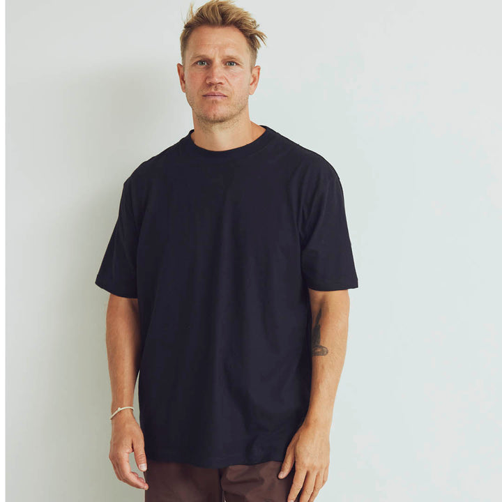 Conservandum Box fit T-shirt med rund hals T-shirt Black 019400706