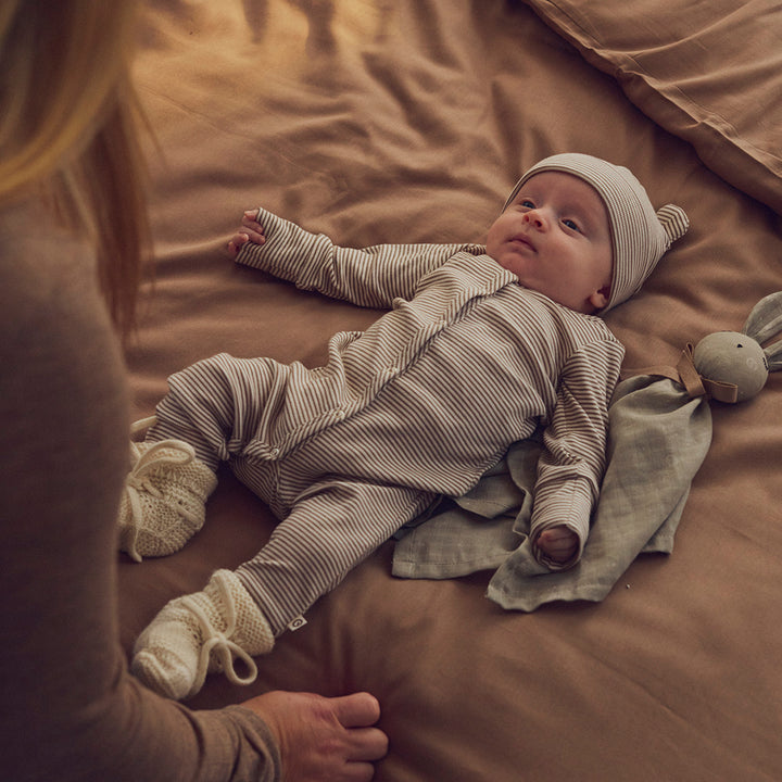 müsli MINI STRIPE RIB hat med ører Huer Balsam cream/ Walnut/ Oat 690000320