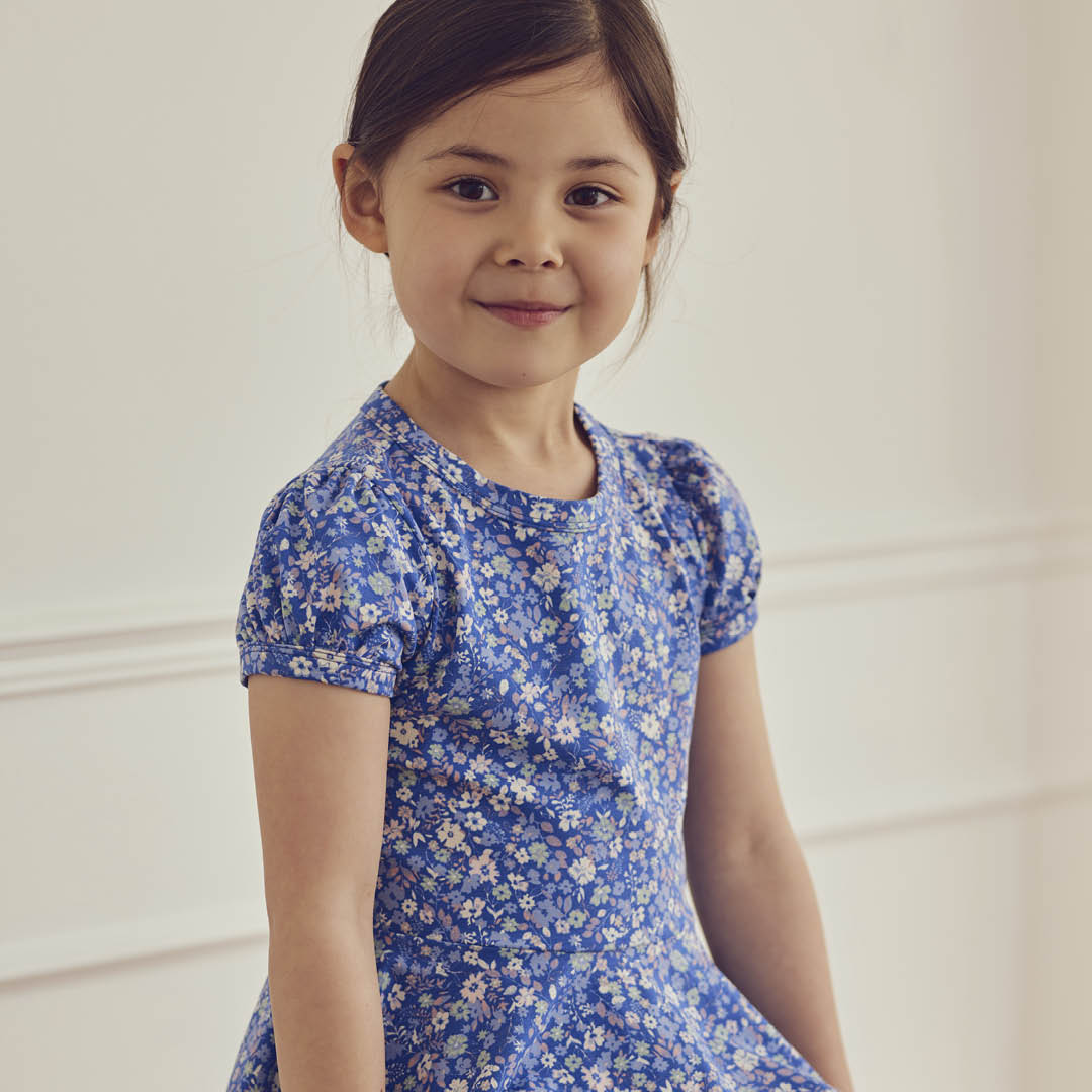 müsli PRIMROSE swing kjole med blomsterprint Kjoler Azure blue/ Nectar/ Tofu 690000307