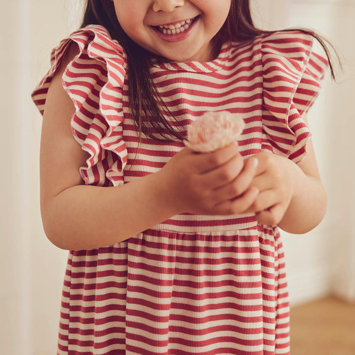müsli RIB STRIPE kjole med flæser Kjoler Mineral red/ Tofu 690000312